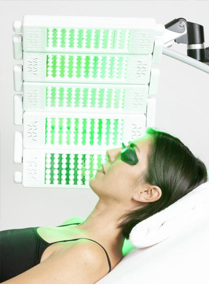 Terapia de luz LED con diseño de Corpoderm