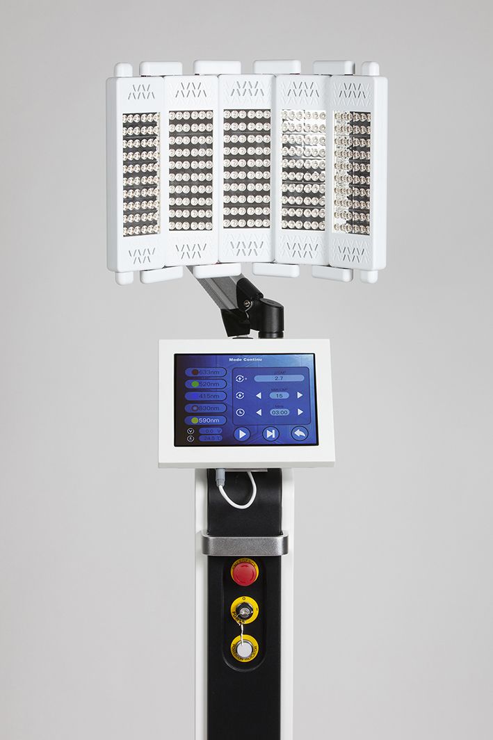 Intuitive interface EstheLED Light therapy
