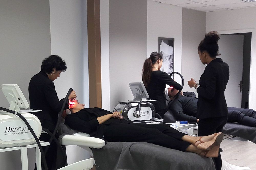 training session in the use of aesthetic devices at the headquarters of Corpoderm